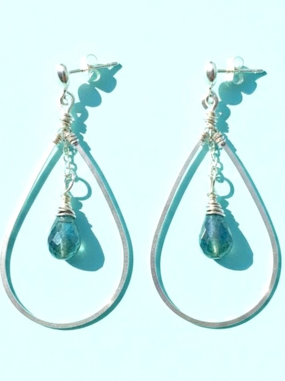 Natural Blue Flash Labradorite Earrings 💙